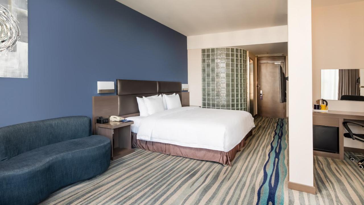 Holiday Inn Express Shenyang North Station By Ihg Экстерьер фото