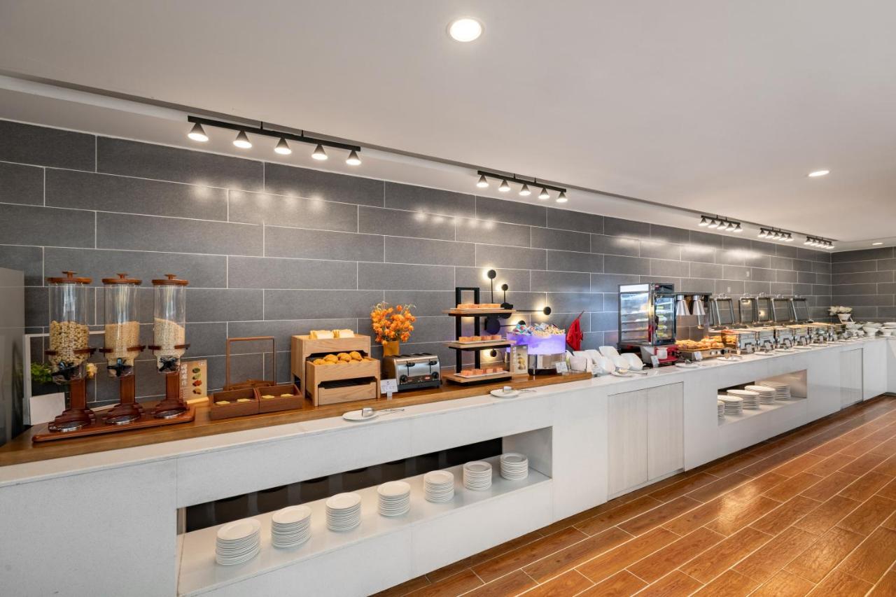 Holiday Inn Express Shenyang North Station By Ihg Экстерьер фото