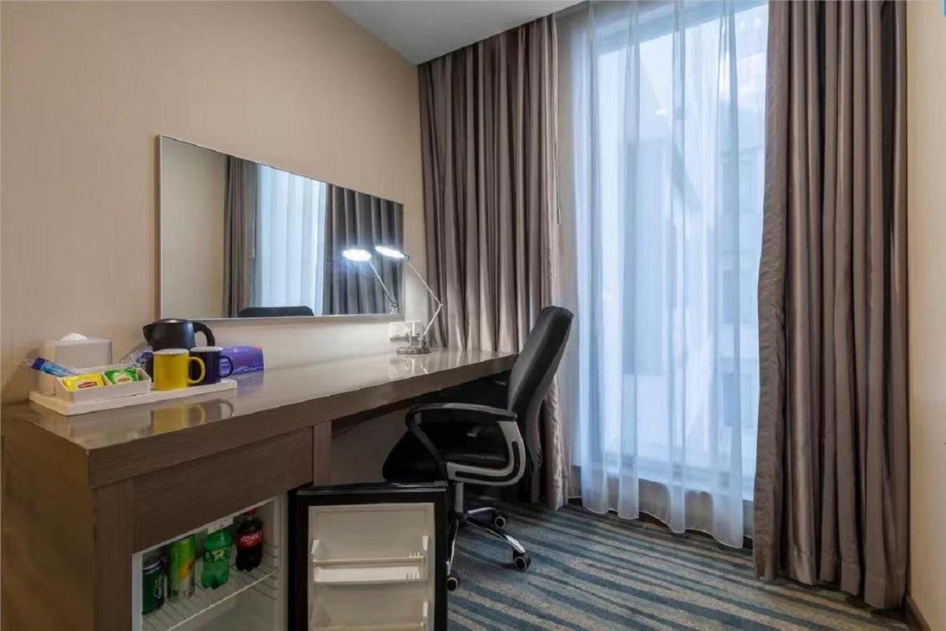 Holiday Inn Express Shenyang North Station By Ihg Экстерьер фото